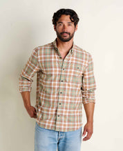 msg:Beau is 6'0" and is wearing a size medium.