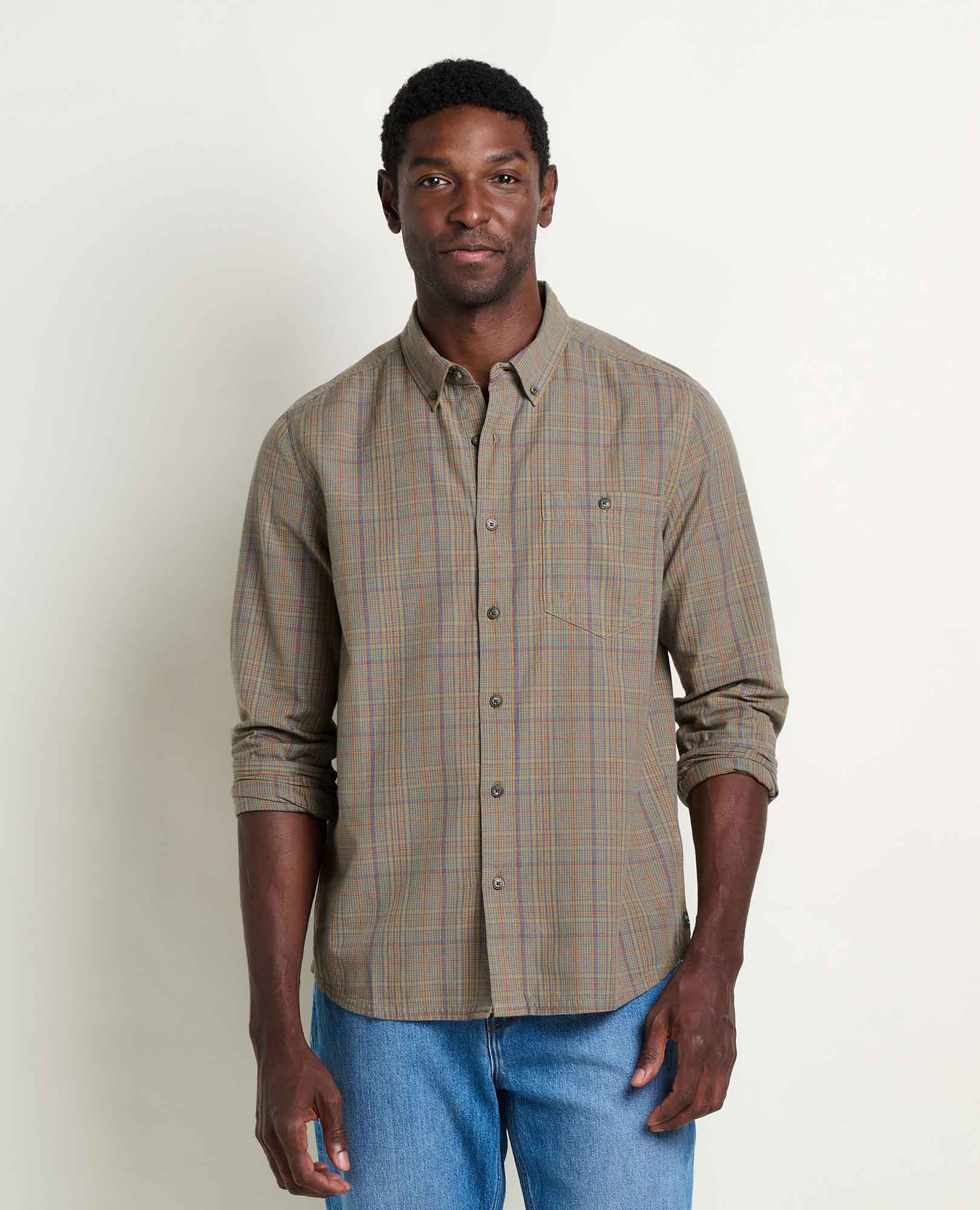 msg:Jamal is 6'2" and is wearing a size medium.