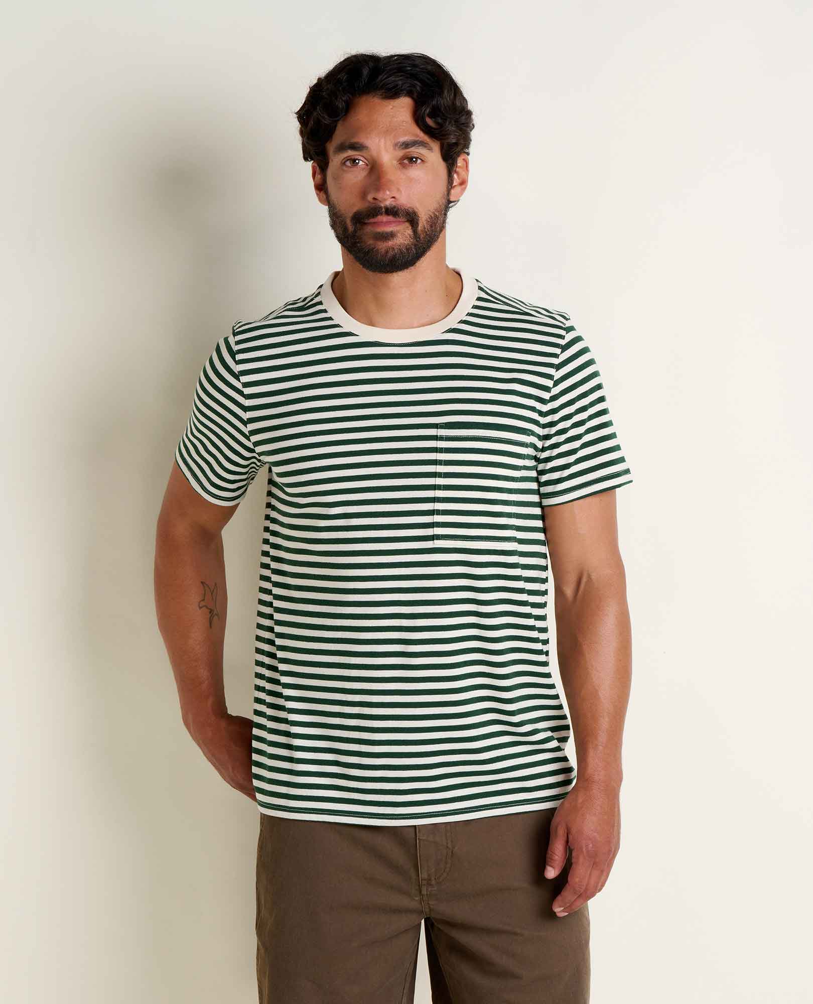 msg:Beau is 6'0" and is wearing a size medium.