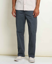 msg:Anderson is 6'2" and is wearing a size 32.