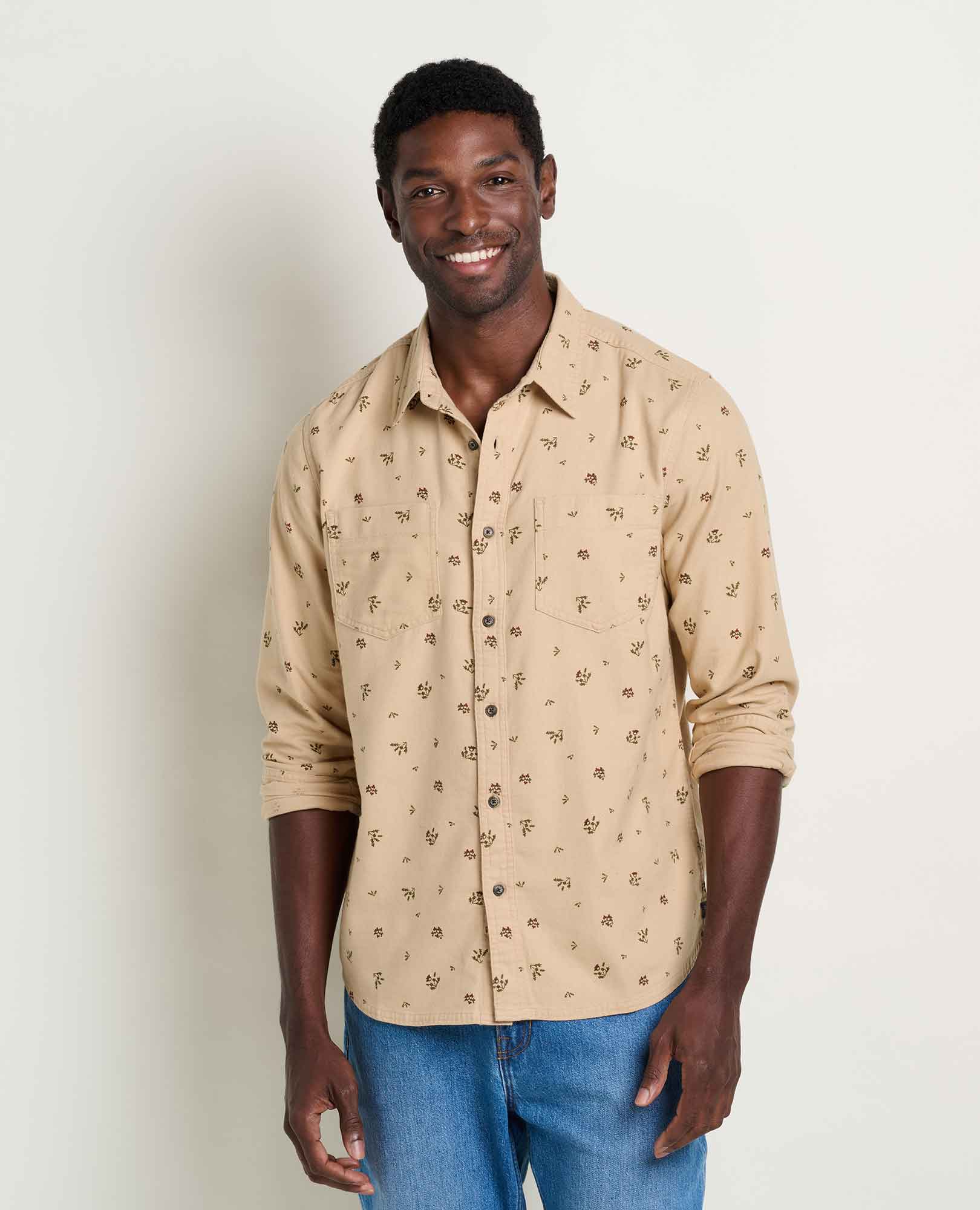 msg:Jamal is 6'2" and is wearing a size medium.