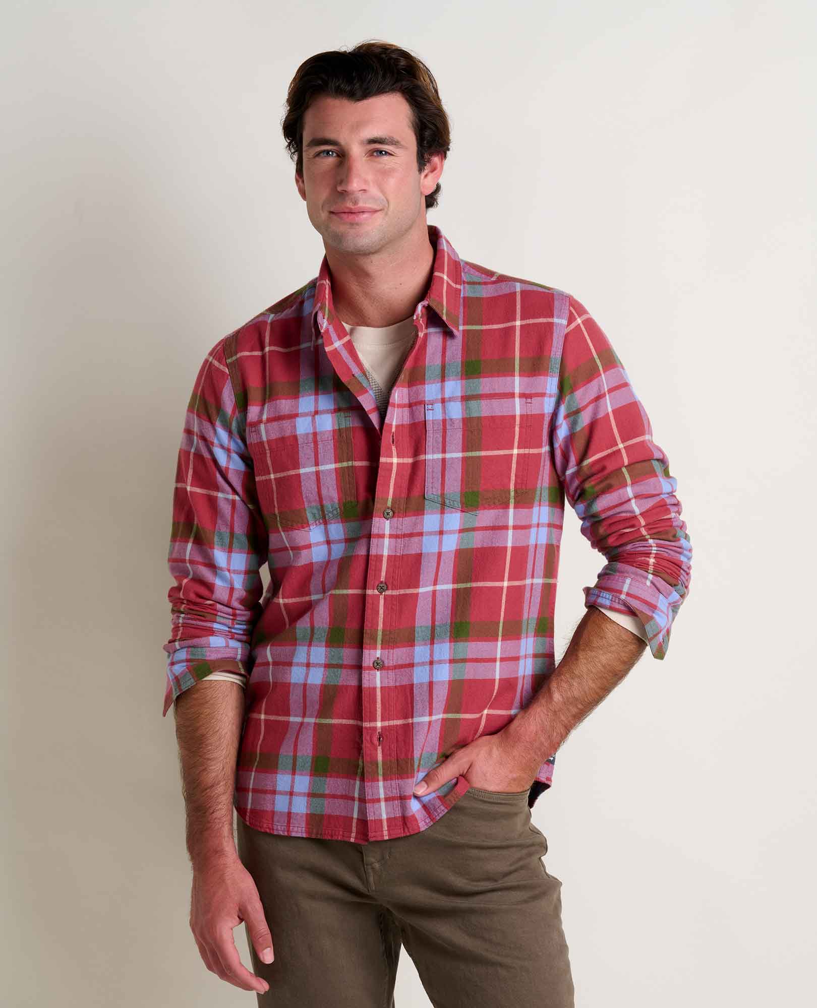 msg:Jacob is 6'1 ½" and is wearing a size medium.