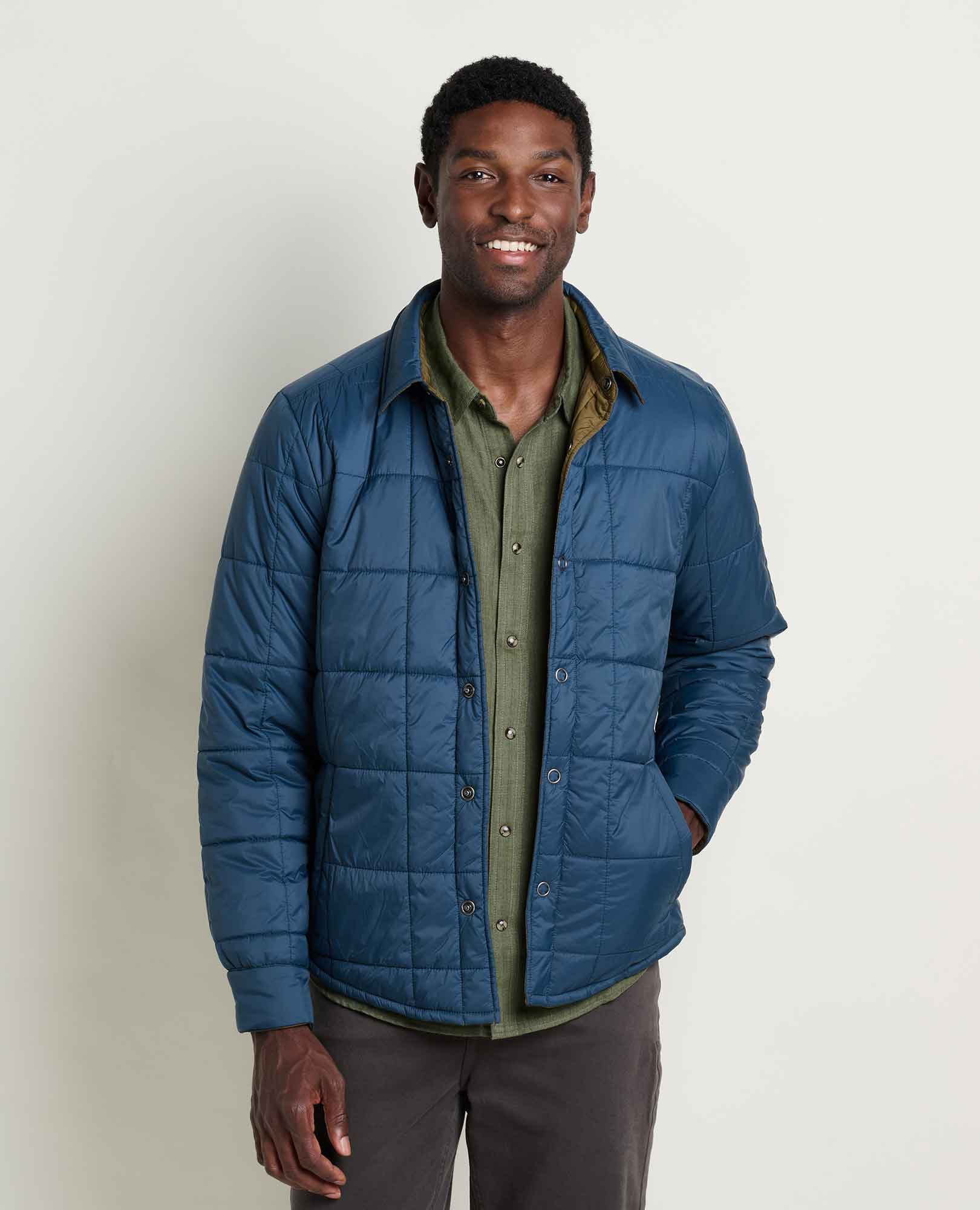 msg:Jamal is 6'2" and is wearing a size medium.