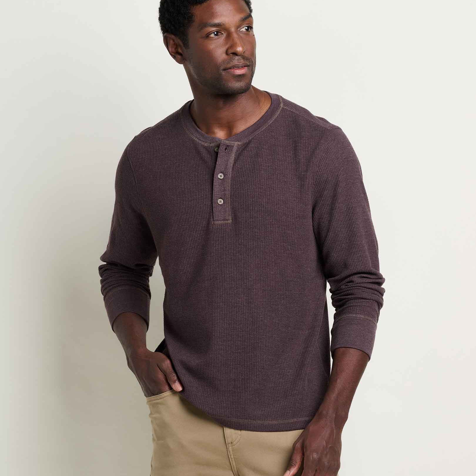 msg:Jamal is 6'2" and is wearing a size medium.