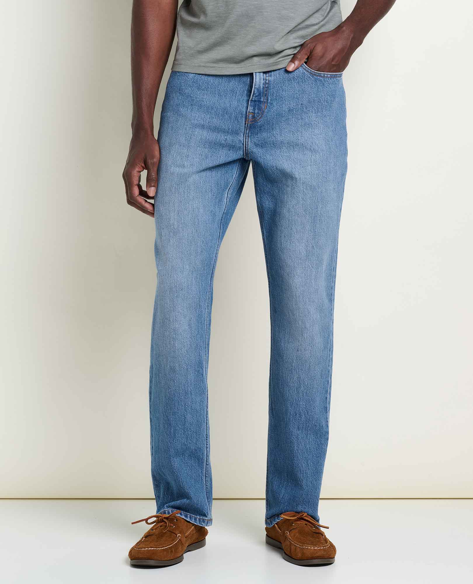 msg:Jamal is 6'2" and is wearing a size 32.