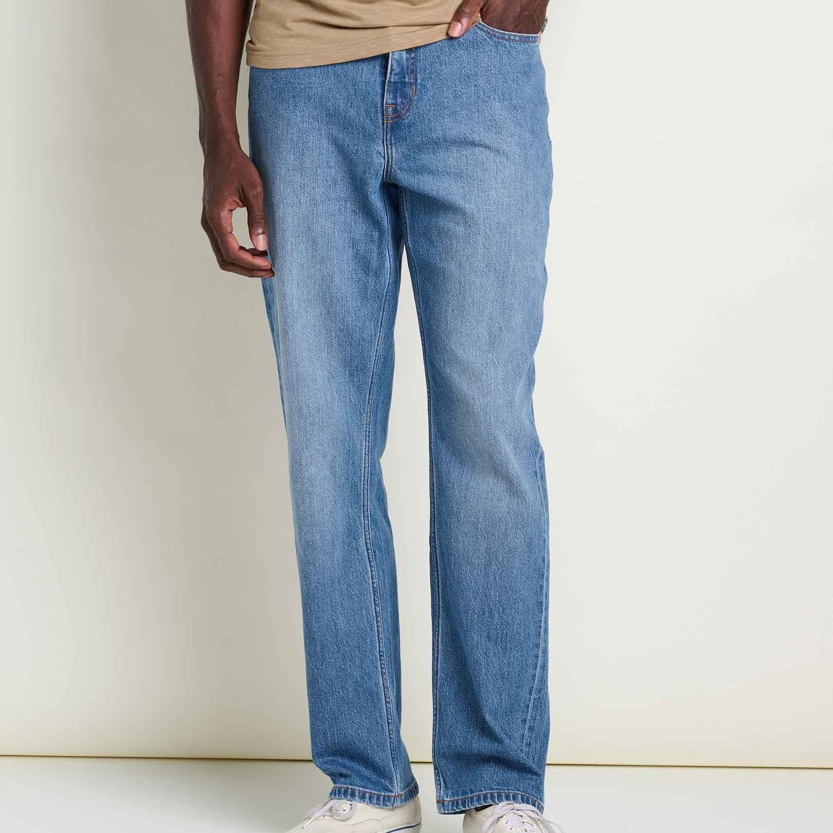 msg:Jamal is 6'2" and is wearing a size 32.