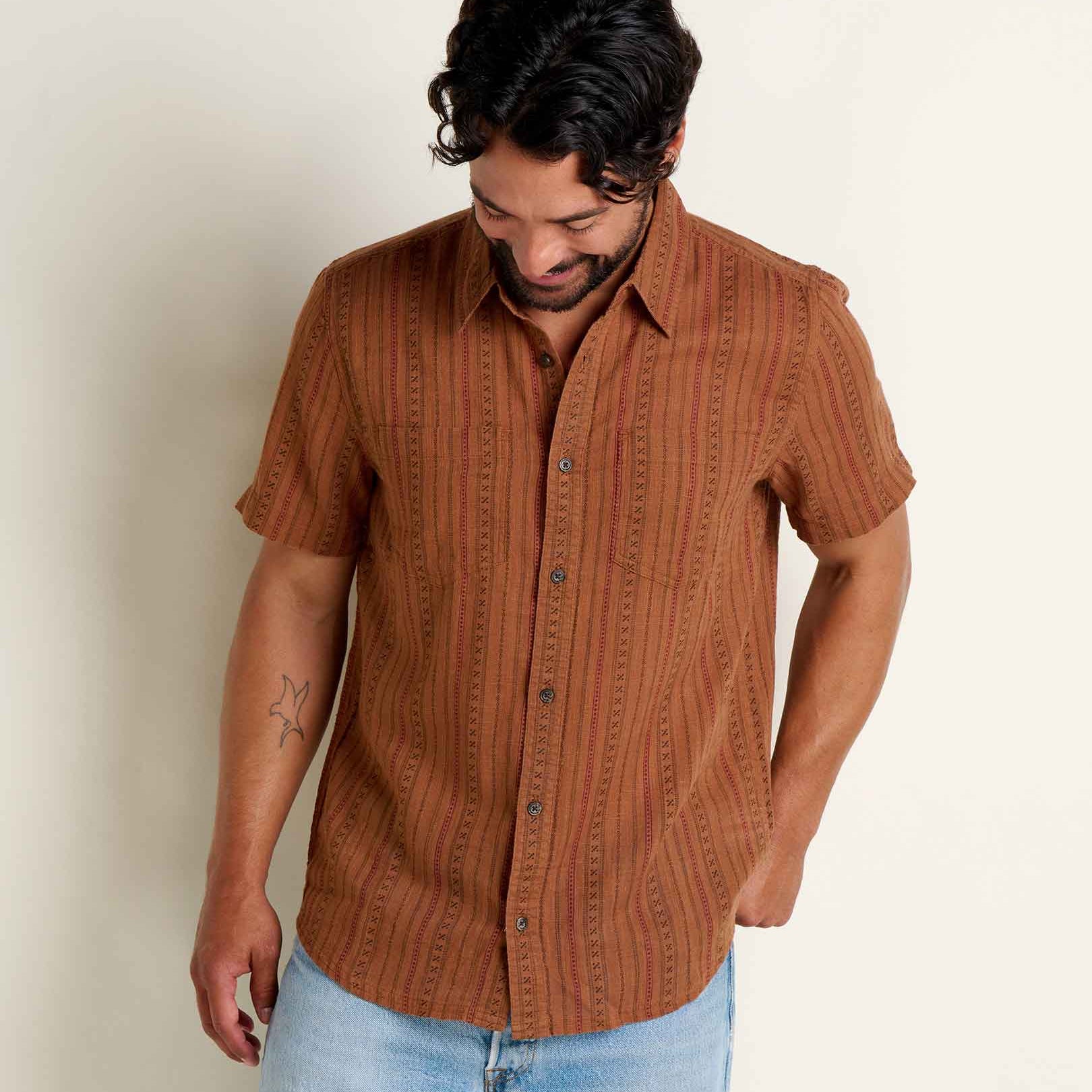 msg:Beau is 6'0" and is wearing a size medium.