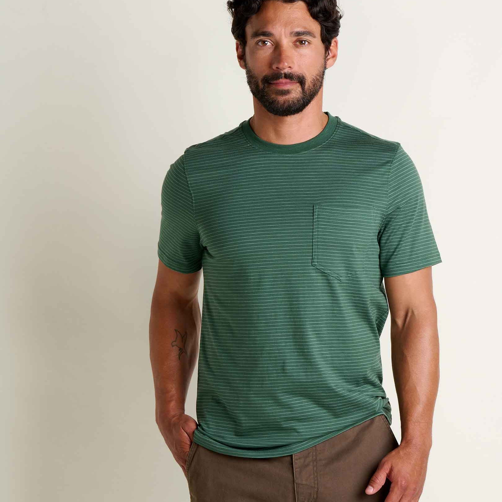 msg:Beau is 6'0" and is wearing a size medium.