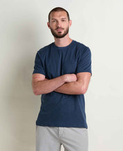 msg:Brandon is 6'1" and is wearing a size medium.