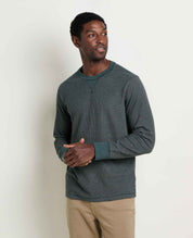 msg:Jamal is 6'2" and is wearing a size medium.