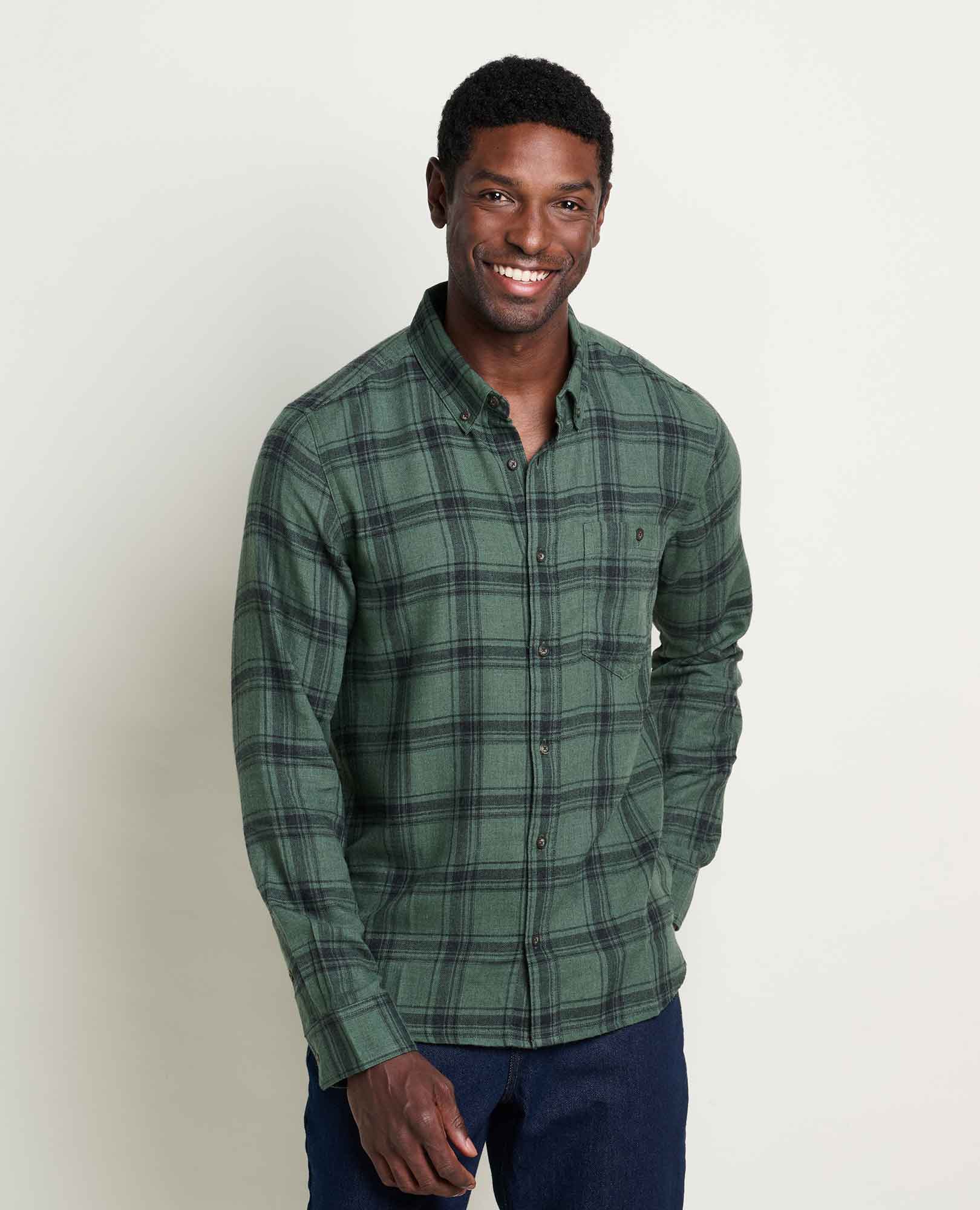 msg:Jamal is 6'2" and is wearing a size medium.